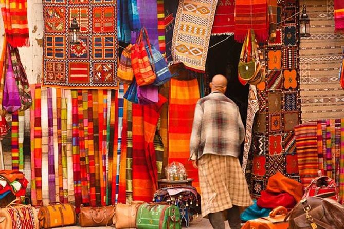 Traditional Souks Shopping Private Tour in Casablanca - Starting in the old Medina