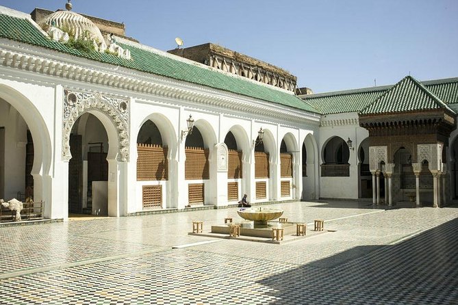 walking day : private excursion in the ancient city of Fez - Why a private walk helps in Fez